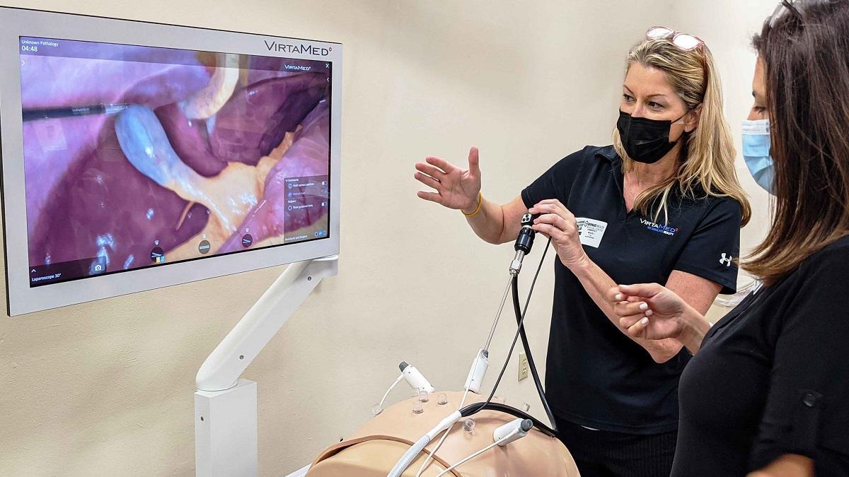 VirtaMed simulator being used in Florida