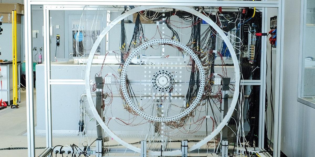 Researchers can make objects disappear and mimic non-existent ones acoustically in real time.